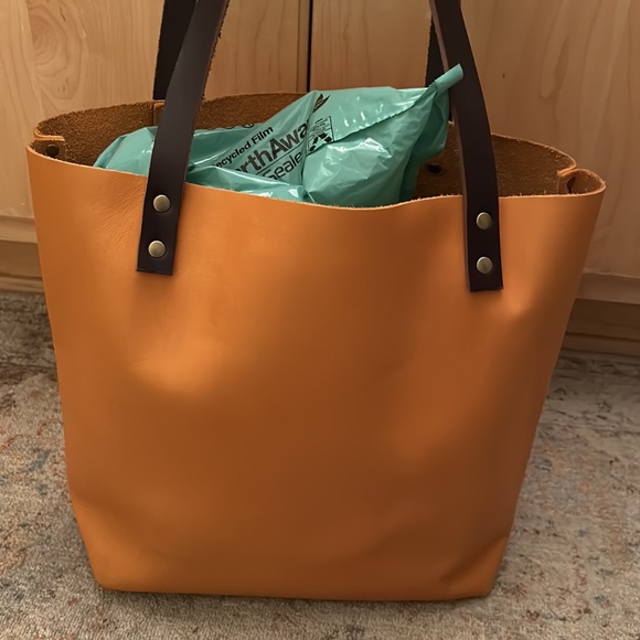 Portland Leather Handbags - Almost New Portland Leather Goods Medium Tote Unicorn Color